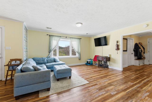 10494 Battlefield Memorial Highway, Berea, KY 40403