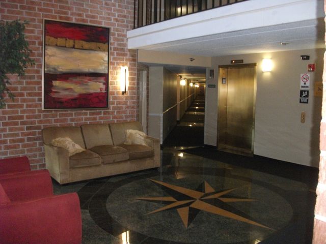 75 Kristin Circle 516, Schaumburg, IL 60195