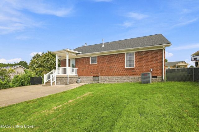 8702 Vision Pl, Louisville, KY 40229