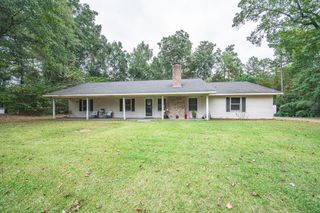 80 Oak Court, Smiths Station, AL 36877