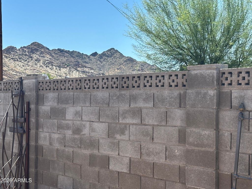 1229 E MERCER Lane, Phoenix, AZ 85020 — photo 3