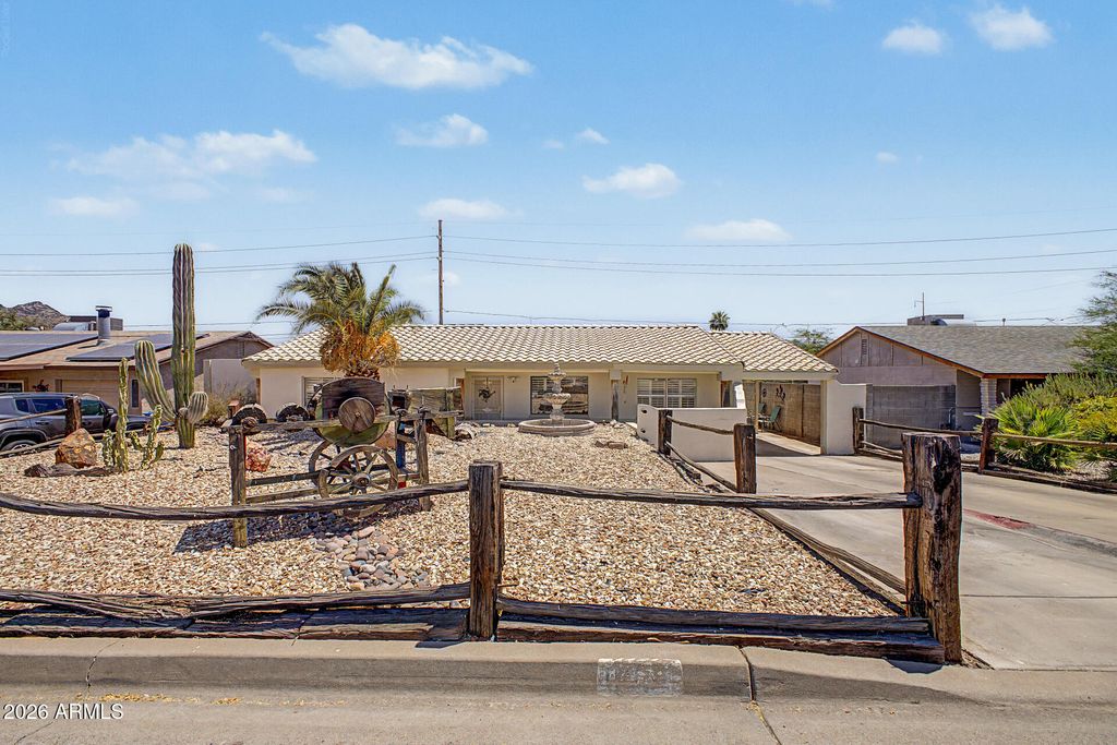 1229 E MERCER Lane, Phoenix, AZ 85020 — photo 4