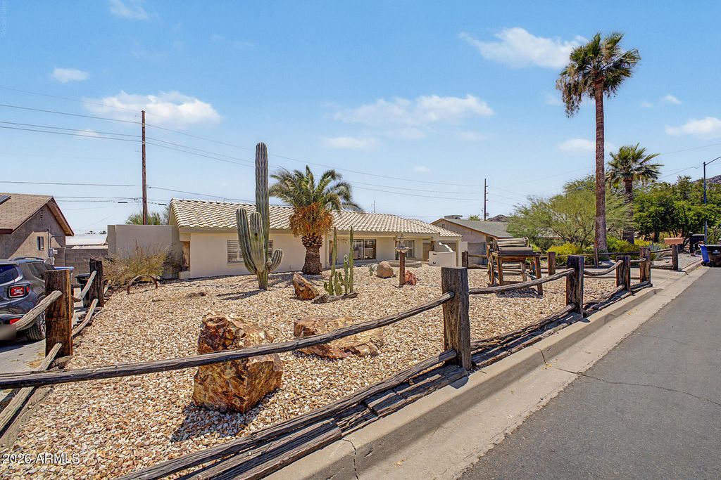 1229 E MERCER Lane, Phoenix, AZ 85020 — photo 5