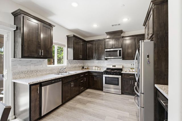 86 Sedona, Merced, CA 95341