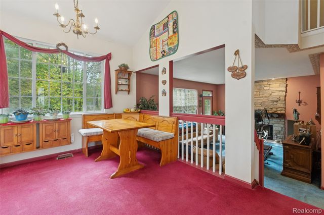 2700 Court Lane N, Howell, MI 48843