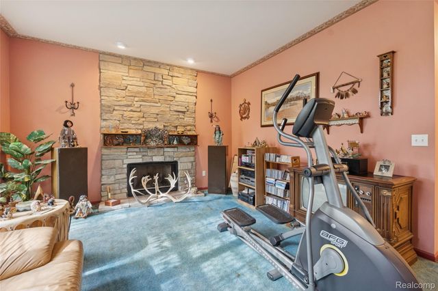 2700 Court Lane N, Howell, MI 48843