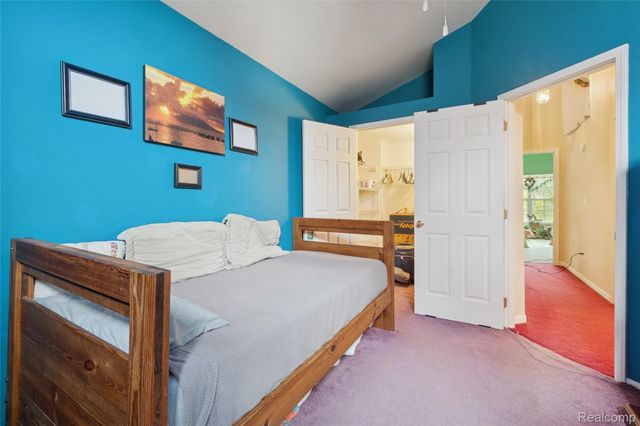 2700 Court Lane N, Howell, MI 48843