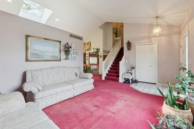 2700 Court Lane N, Howell, MI 48843