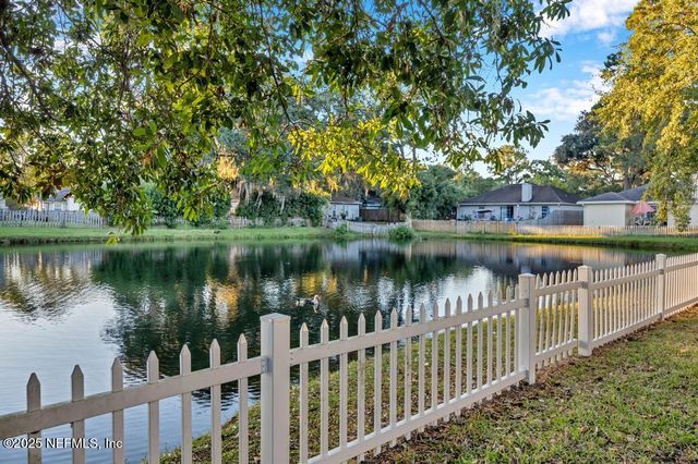 7762 E ENDERBY Avenue E, Jacksonville, FL 32244