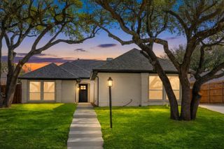 2812 Crooked Creek Drive, Carrollton, TX 75007
