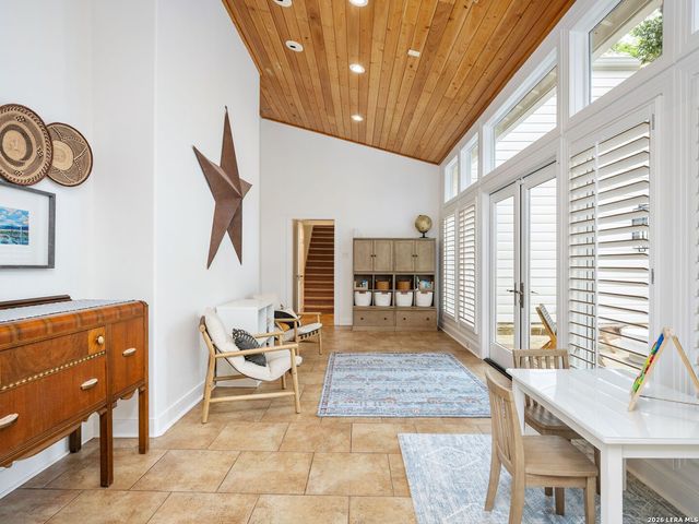 142 Kennedy Avenue, San Antonio, TX 78209