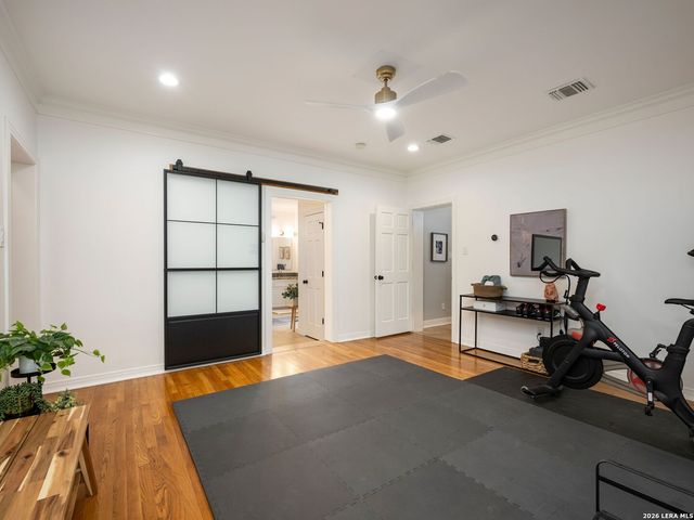 142 Kennedy Avenue, San Antonio, TX 78209