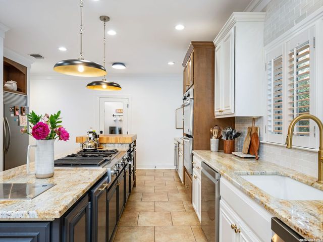 142 Kennedy Avenue, San Antonio, TX 78209