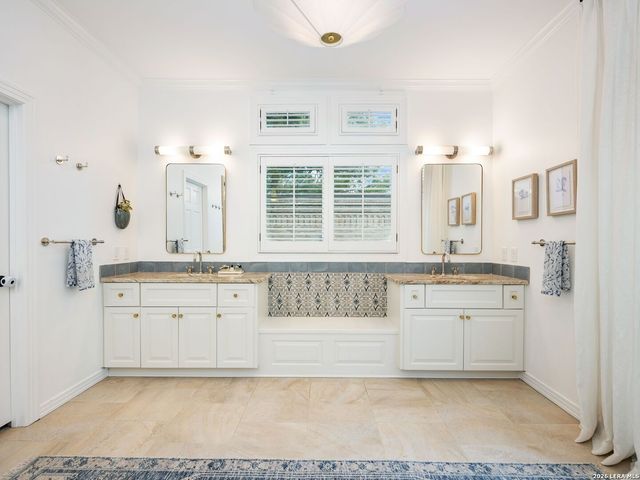 142 Kennedy Avenue, San Antonio, TX 78209