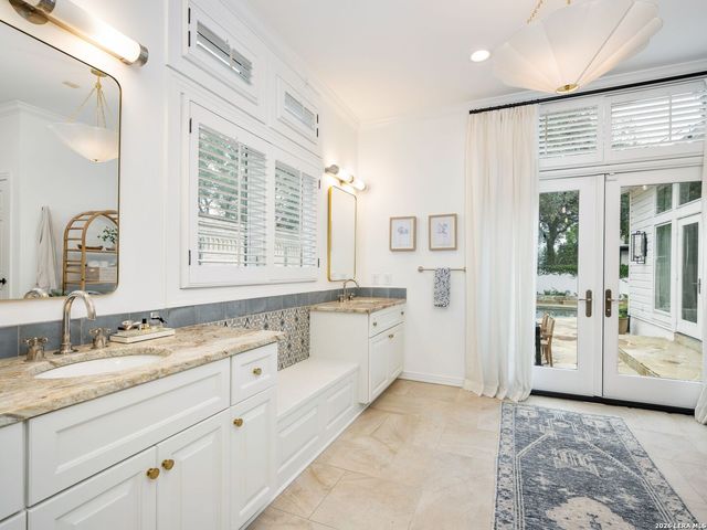 142 Kennedy Avenue, San Antonio, TX 78209