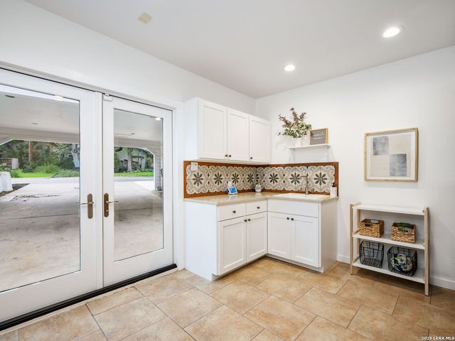 142 Kennedy Avenue, San Antonio, TX 78209