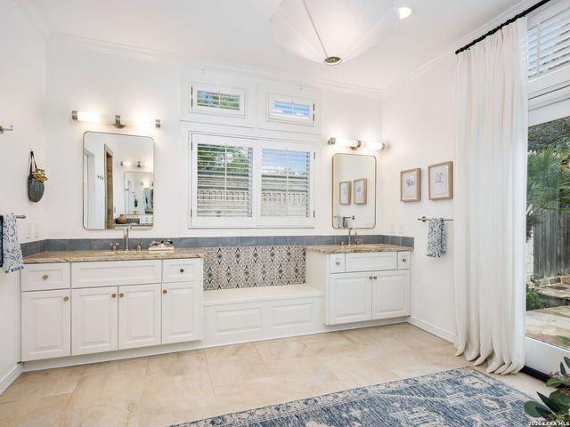 142 Kennedy Avenue, San Antonio, TX 78209