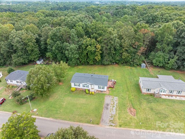 2224 Sterling Ridge Drive, Newton, NC 28658