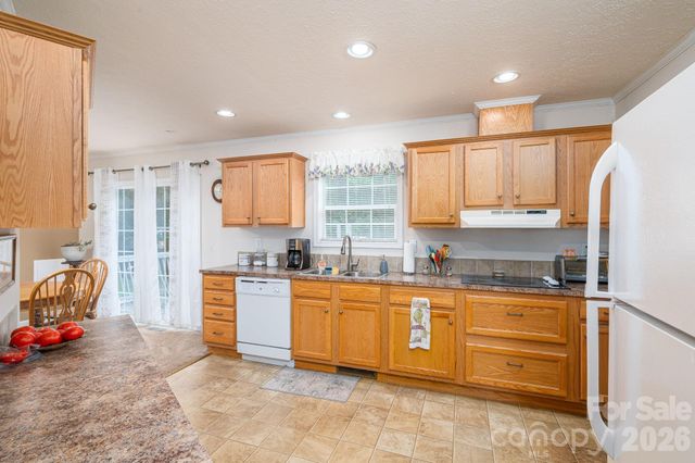 2224 Sterling Ridge Drive, Newton, NC 28658