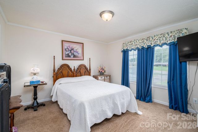 2224 Sterling Ridge Drive, Newton, NC 28658