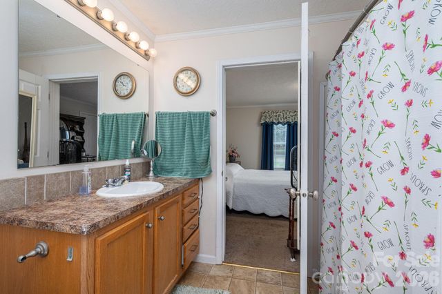 2224 Sterling Ridge Drive, Newton, NC 28658