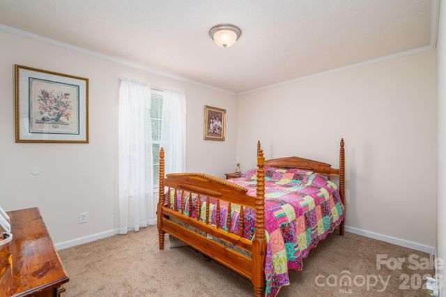2224 Sterling Ridge Drive, Newton, NC 28658