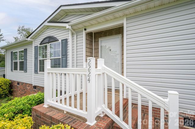 2224 Sterling Ridge Drive, Newton, NC 28658