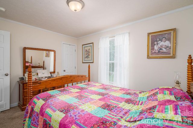 2224 Sterling Ridge Drive, Newton, NC 28658