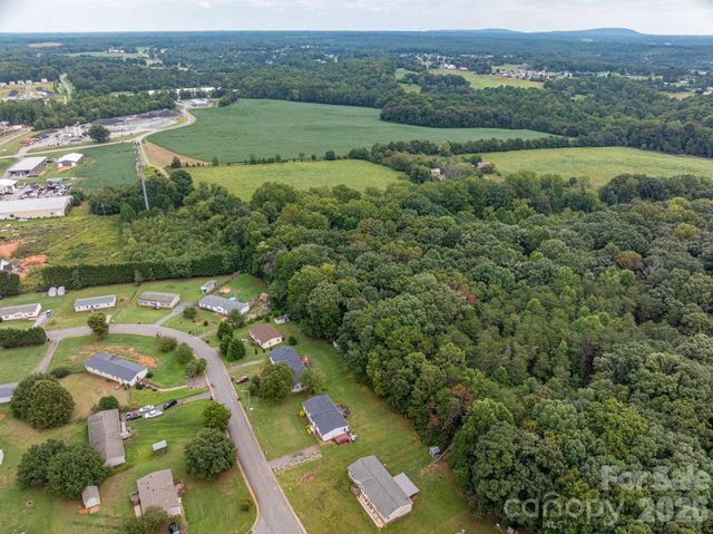 2224 Sterling Ridge Drive, Newton, NC 28658