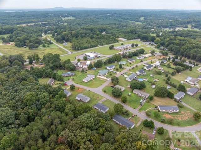 2224 Sterling Ridge Drive, Newton, NC 28658