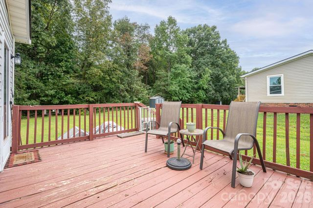 2224 Sterling Ridge Drive, Newton, NC 28658