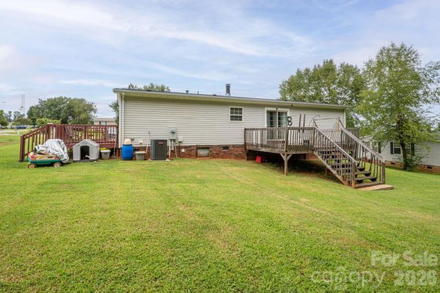 2224 Sterling Ridge Drive, Newton, NC 28658
