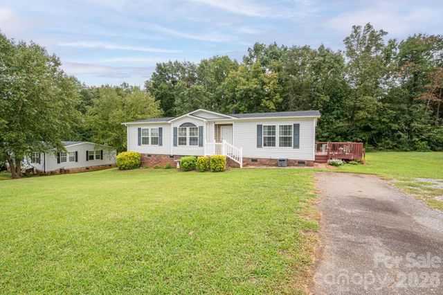2224 Sterling Ridge Drive, Newton, NC 28658