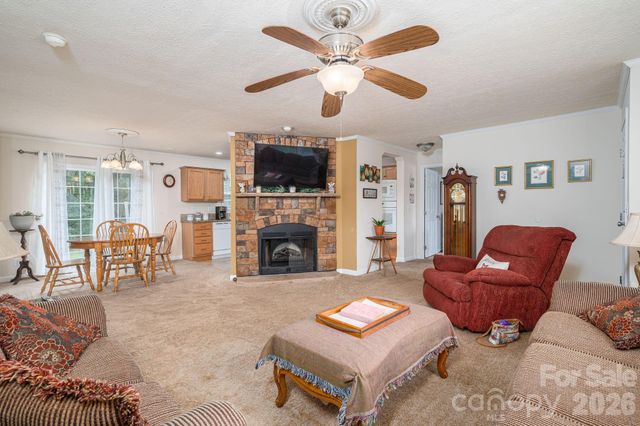 2224 Sterling Ridge Drive, Newton, NC 28658