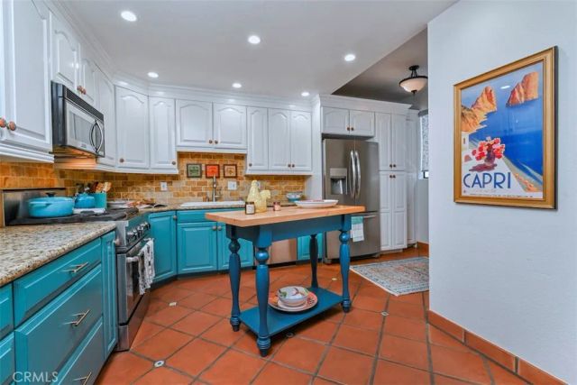 14529 Weddington 103, Sherman Oaks, CA 91411