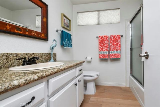 14529 Weddington 103, Sherman Oaks, CA 91411