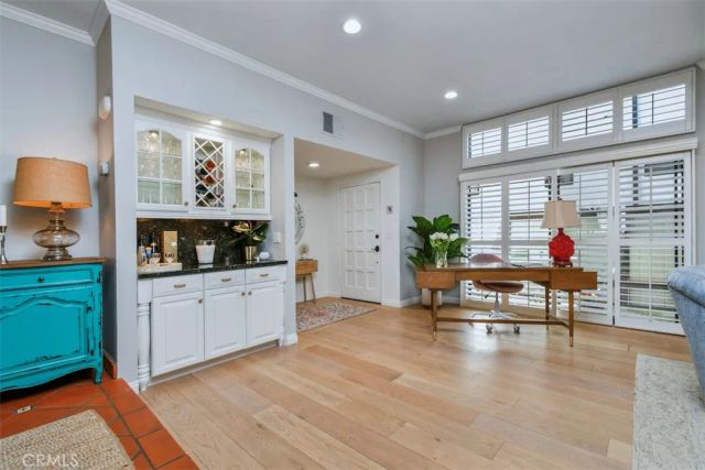 14529 Weddington 103, Sherman Oaks, CA 91411