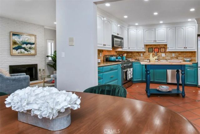 14529 Weddington 103, Sherman Oaks, CA 91411