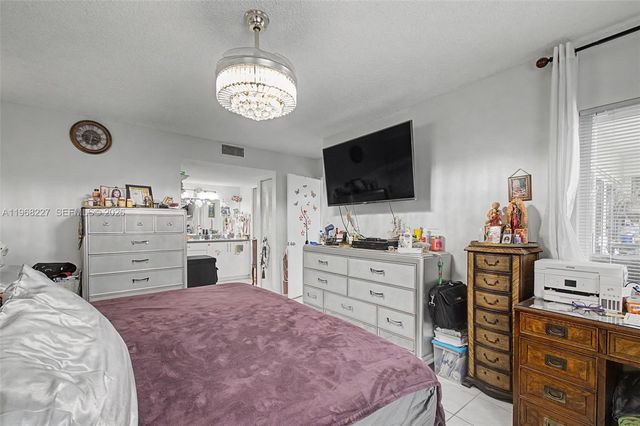 1200 SW 137th Ave 301E, Pembroke Pines, FL 33027