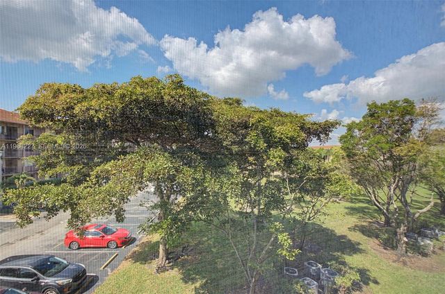 1200 SW 137th Ave 301E, Pembroke Pines, FL 33027