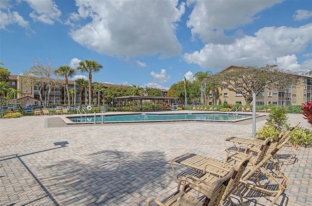 1200 SW 137th Ave 301E, Pembroke Pines, FL 33027