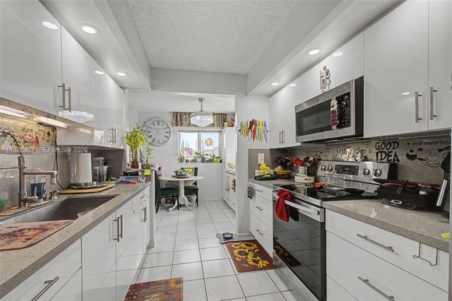 1200 SW 137th Ave 301E, Pembroke Pines, FL 33027