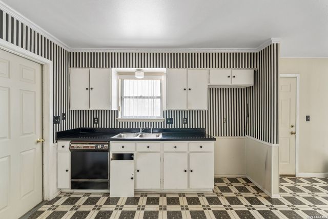 4874 Castle Rose, San Antonio, TX 78218