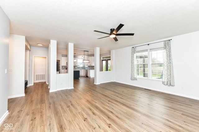 5689 W Port Drive, Mccordsville, IN 46055