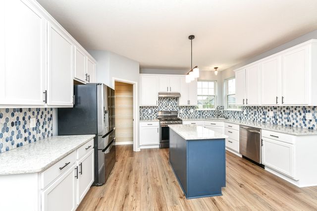 5689 W Port Drive, Mccordsville, IN 46055