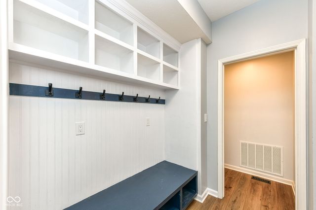 5689 W Port Drive, Mccordsville, IN 46055