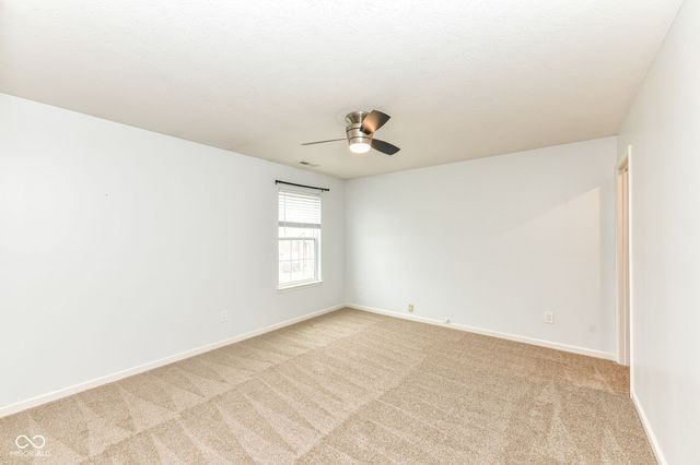 5689 W Port Drive, Mccordsville, IN 46055