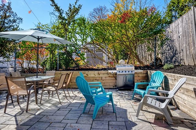 125 Running Brook Rd, Boston, MA 02132