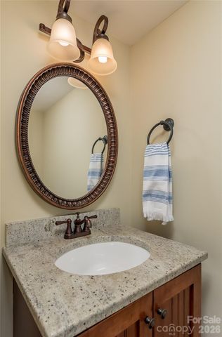 4911 Park Road D, Charlotte, NC 28209