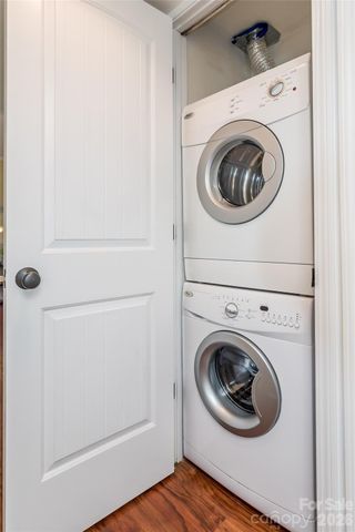 4911 Park Road D, Charlotte, NC 28209